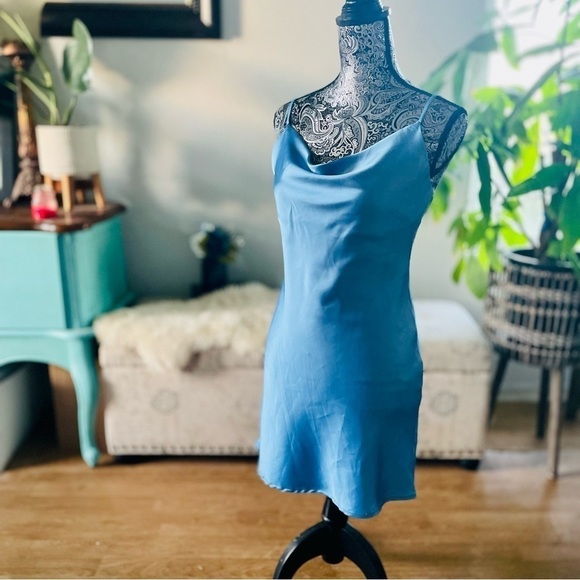 🏷️ 4/$25 Illuminated Slate Blue Satin Cowl Neck Mini Dress, Size Small - Picture 2 of 6